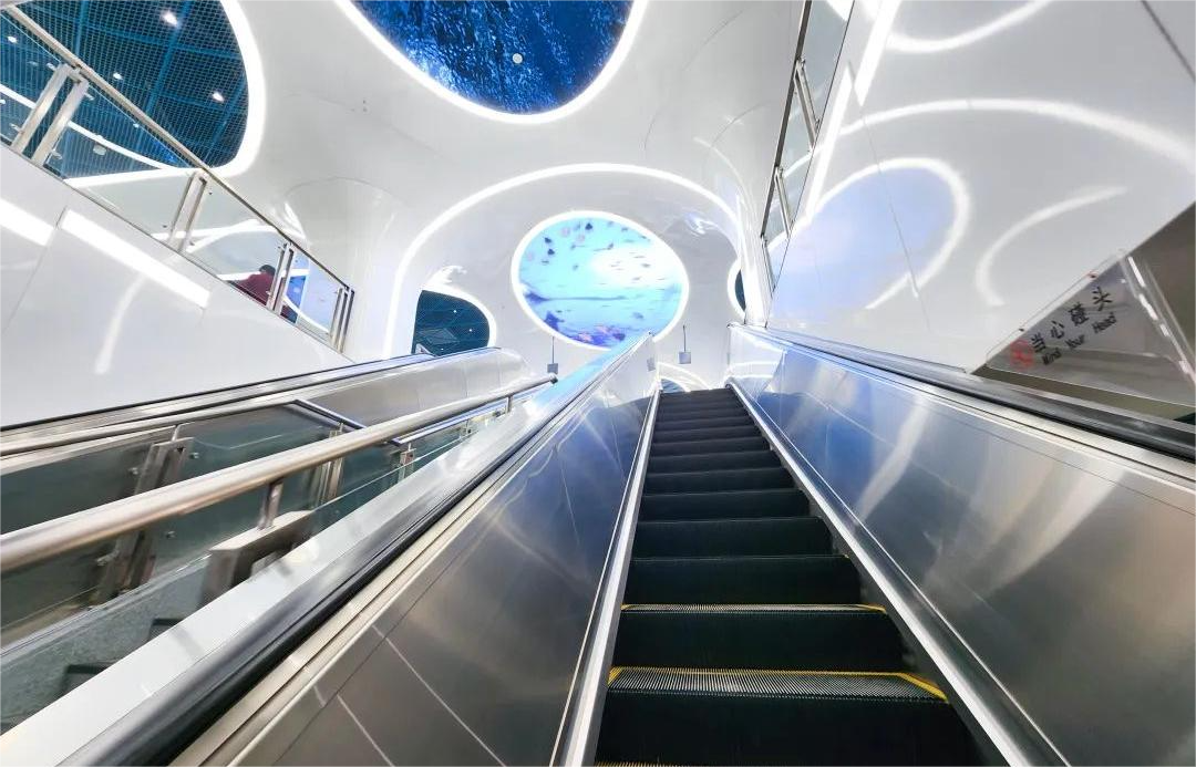 Metro biển đầu tiên, Tây Ô!